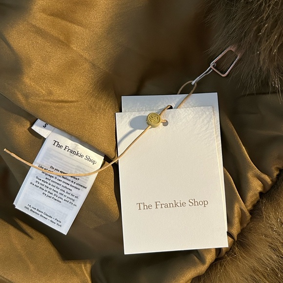 THE FRANKIE SHOP NWT
Camel Hope Faux-Fur Jacket
Size S - Picture 7 of 9